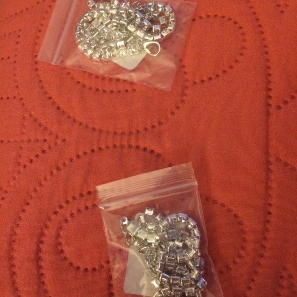 Beautiful Rhinestone Choker - Picture 4 of 5